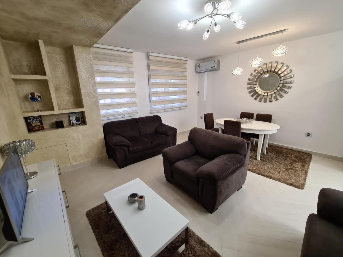 Adonis Apartment Újvidék Kültér fotó