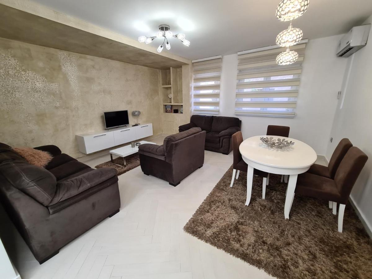 Adonis Apartment Újvidék Kültér fotó